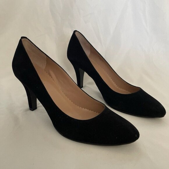 NEW Tahari  Women's  Mid Heels Velvet Black  Round Toe Size 8 M - Picture 1 of 14